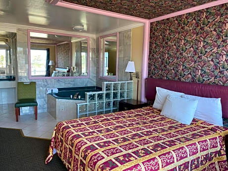 Suite with Hot Tub