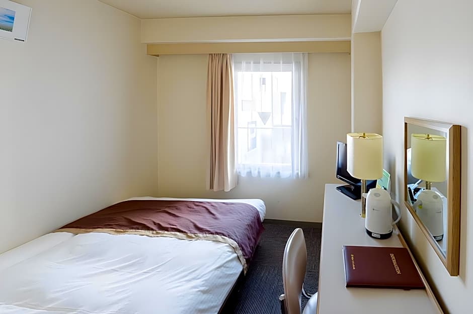 Shin-Osaka Sunny Stone Hotel