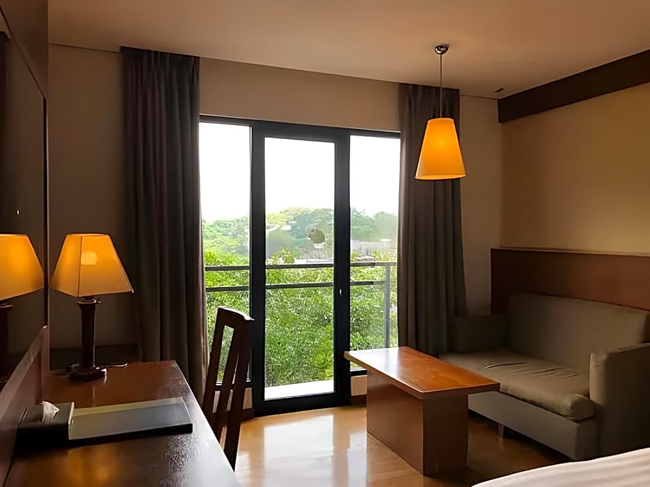 Oak Tree Emerald Hotel & Conventions Semarang