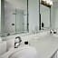 Redmont Hotel Birmingham, Curio Collection by Hilton