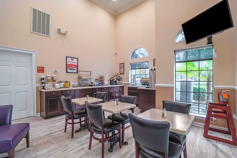 Econo Lodge Inn & Suites Cayce I-26 Airport