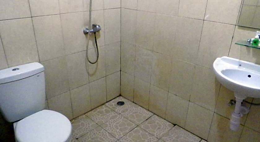 RedDoorz @ Jalan Sriwijaya Semarang