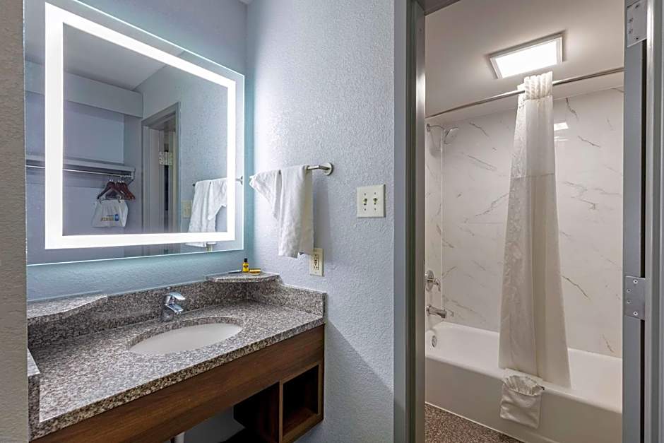 Best Western Plus St. Louis West-Westport