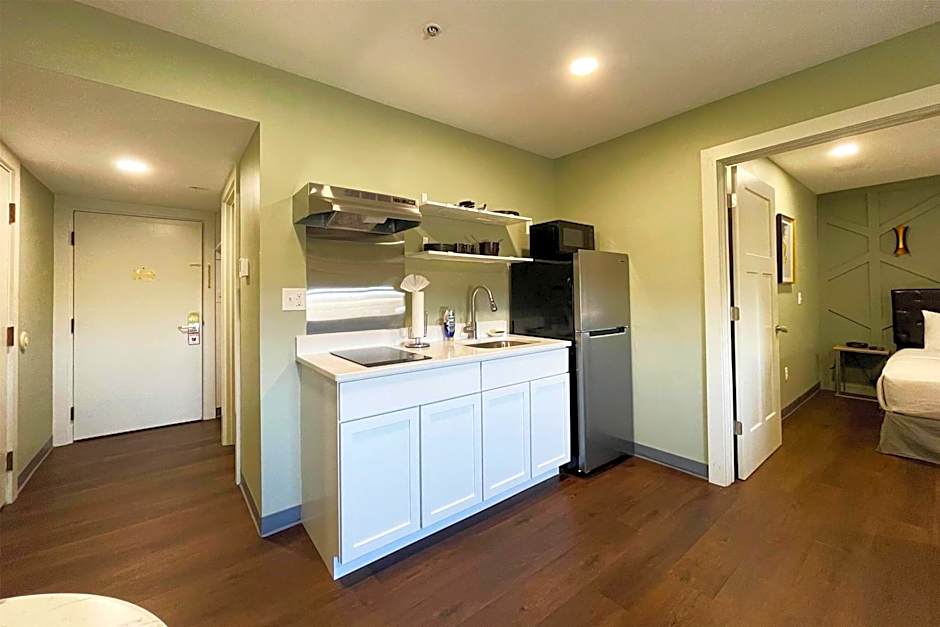 Chateau Hotel and Conference Center