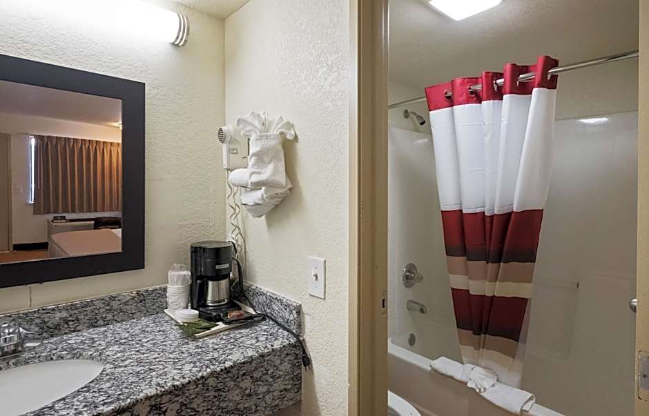 Red Roof Inn Oklahoma Airport - I-40 W/Fairgrounds