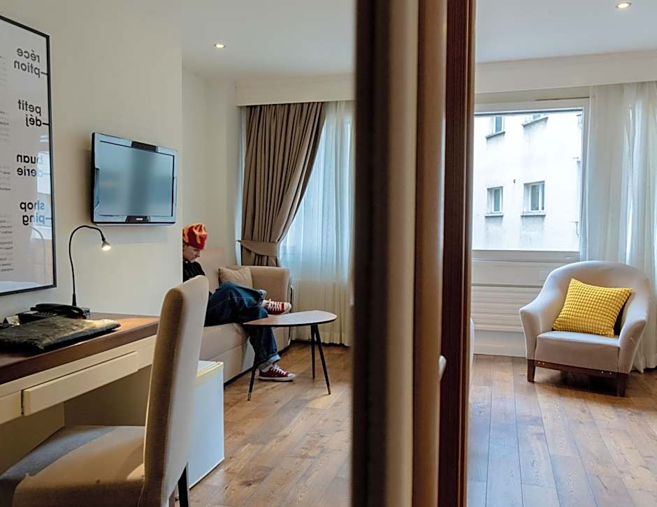 Hotel Alpha
