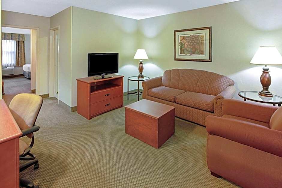 La Quinta Inn & Suites by Wyndham Appleton-College Avenue