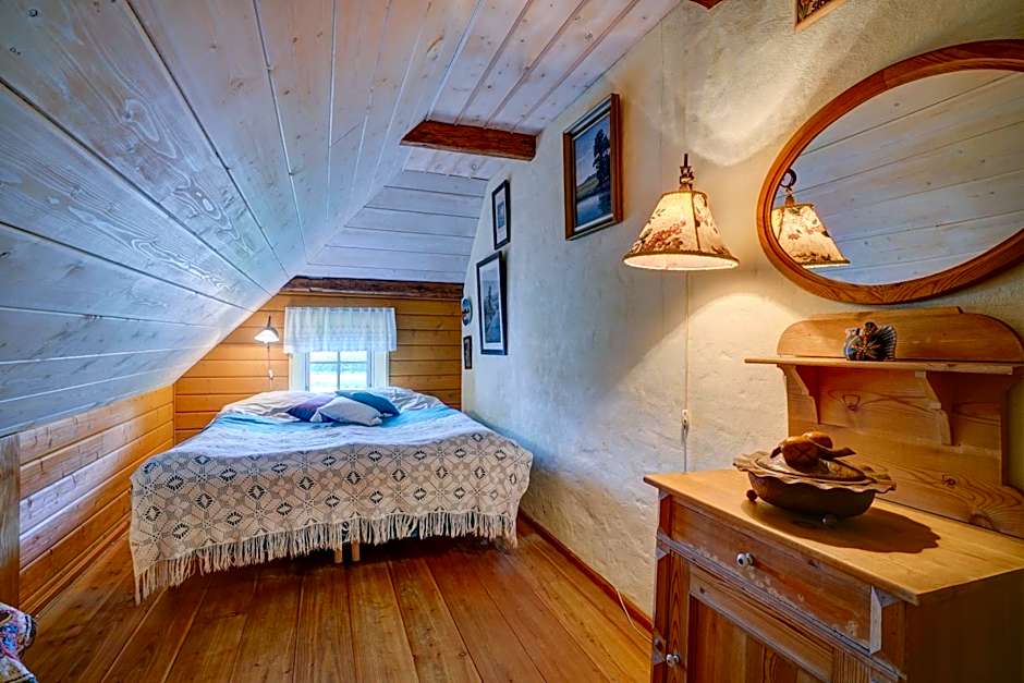 Photo 1 of 6 of Quadruple Room