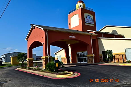 Lone Star Inn & Suites