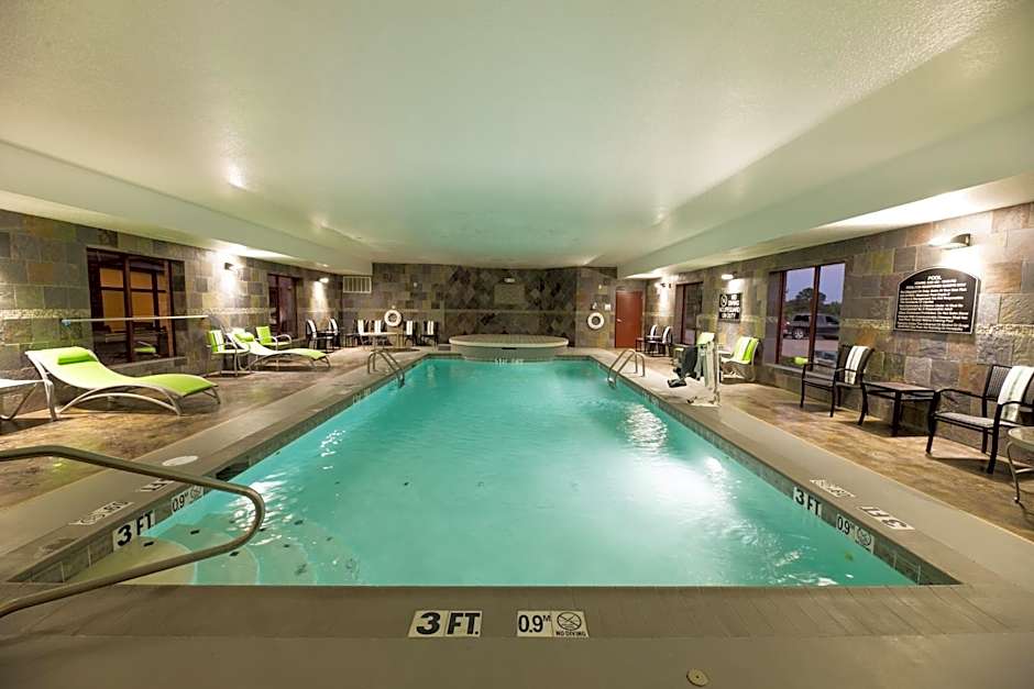 Holiday Inn Express Hotel & Suites Clinton By IHG