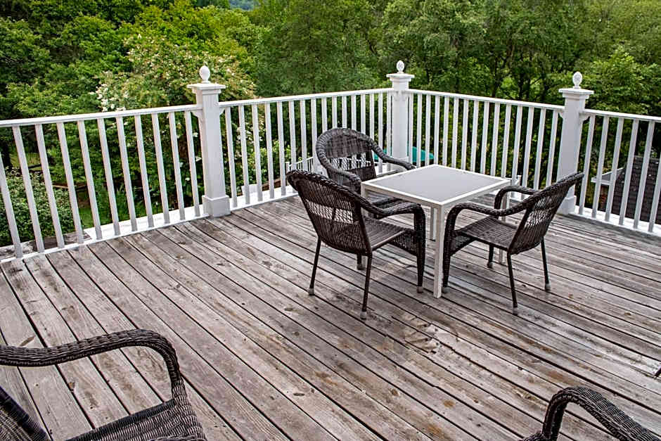 Elk River Hotel & Cafe