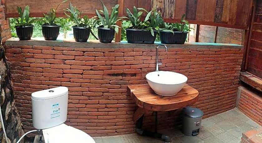 Omah Hanoman Turu By Kebun Hanoman