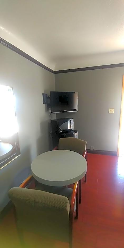 Travel Eagle Inn Motel