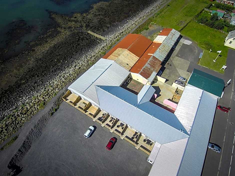 Bakki Apartments & Hostel