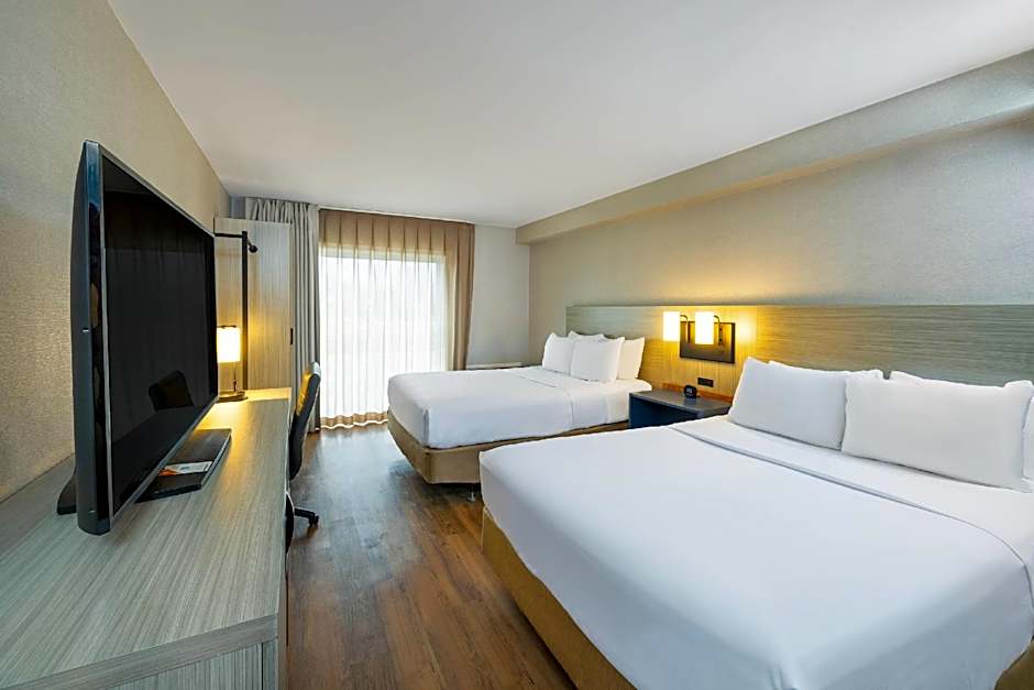 2 Queen Beds — 5 fotoğraftan 1. fotoğraf