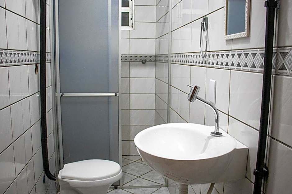 Esquina 8 Suítes Confort & Hostel