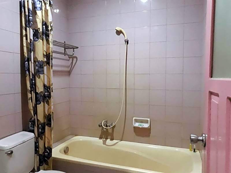 Hotel Parewisata by ZUZU