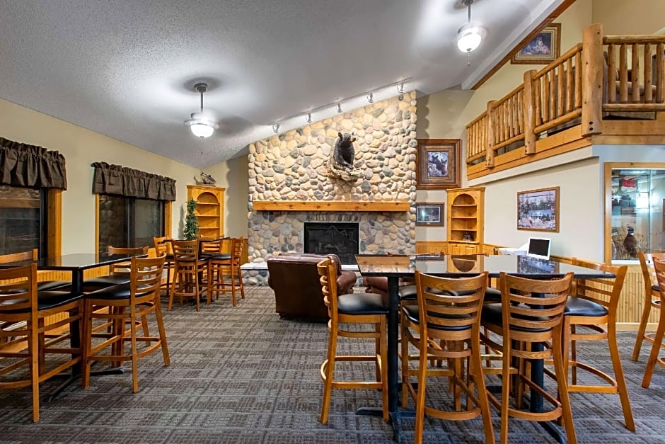 Cobblestone Hotel & Suites - Ladysmith