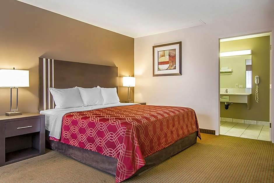 Econo Lodge And Suites