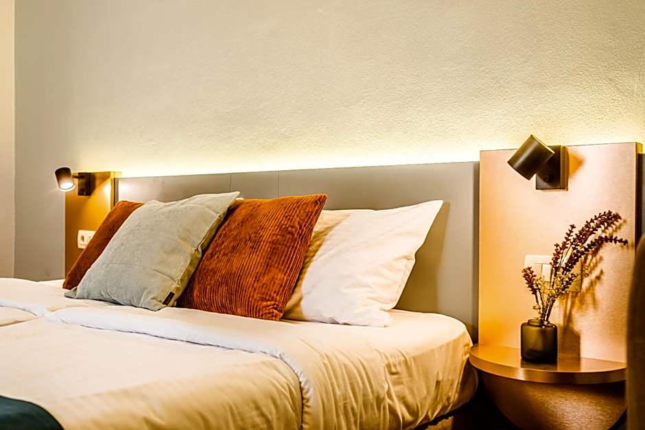 CASA CHITIC - HOTEL & RESTAURANT- Str Nicolae Balcescu 13