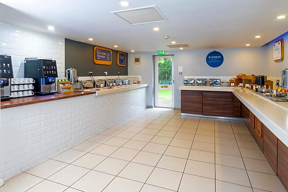 Holiday Inn Express Warwick - Stratford-upon-Avon By IHG