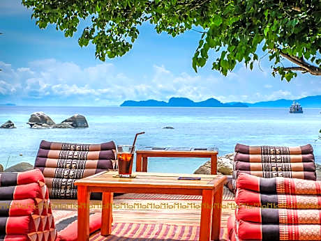 Ten Moons Lipe Resort