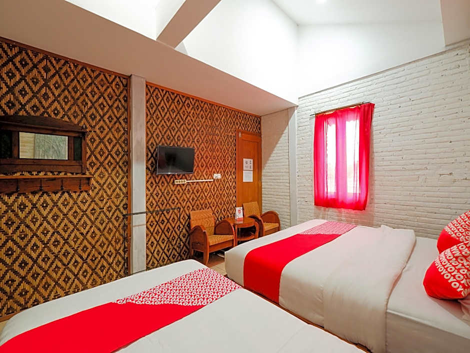 OYO 4016 Tan Jokteng Guest House