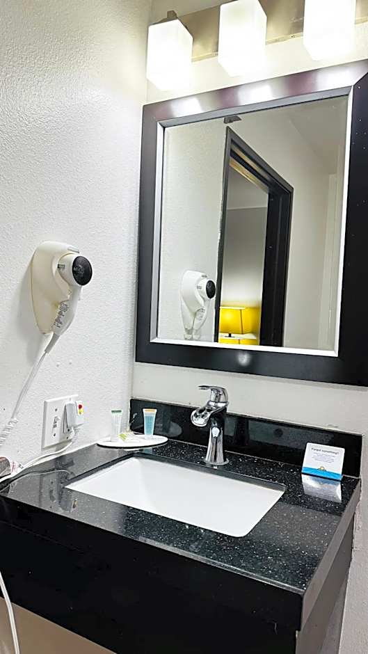 Days Inn by Wyndham North Platte