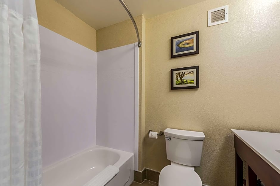 Comfort Inn & Suites Dayton North