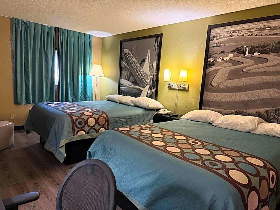 Super 8 by Wyndham Mendota I-39