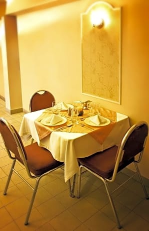 Americana Hotel 