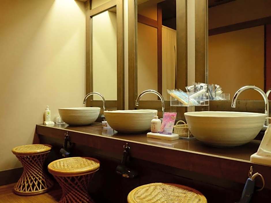 Atami Onsen Sakuraya Ryokan