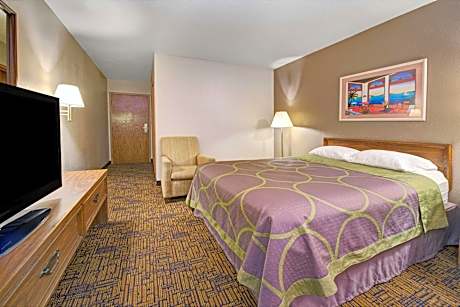 Queen Room - Disability Access/Non-Smoking