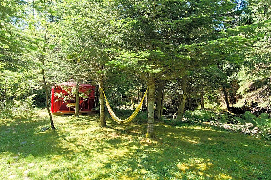 Aux Pignons Rouges Camping & Chalets