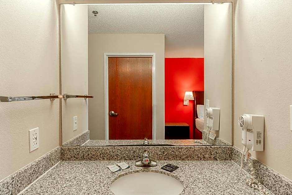 Capital O Fairway Inn - Baytown La Porte TX