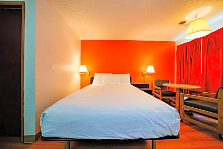 Queen Bed Accessible