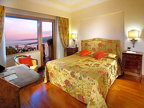 Superior Double or Twin Room with Sea View