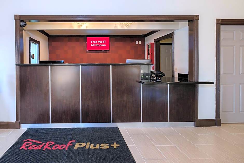 Red Roof PLUS+ Hammond