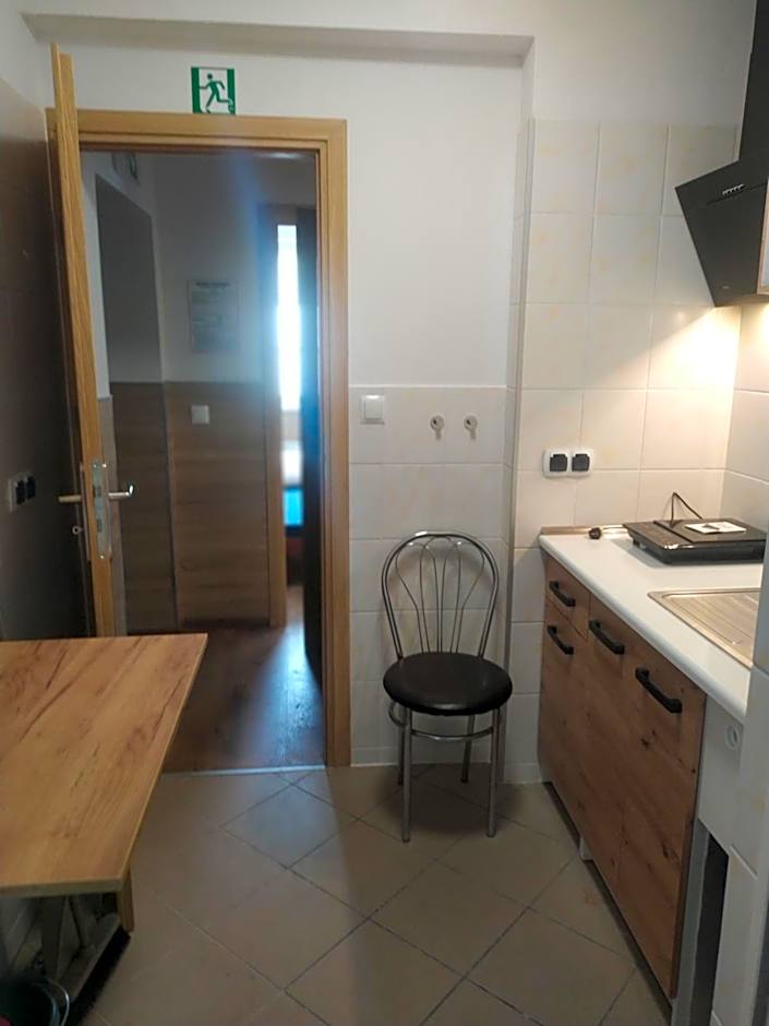 Pokoje Gościnne z łazienkami przy Wrocławiu, darmowy parking