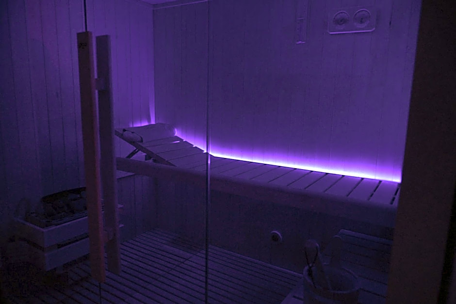 Palace Eight - Suites & Spa