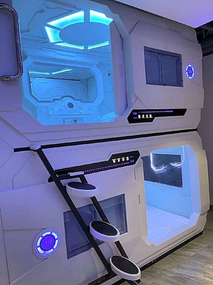 Jianpuke Space Capsule Backpacker Hostel