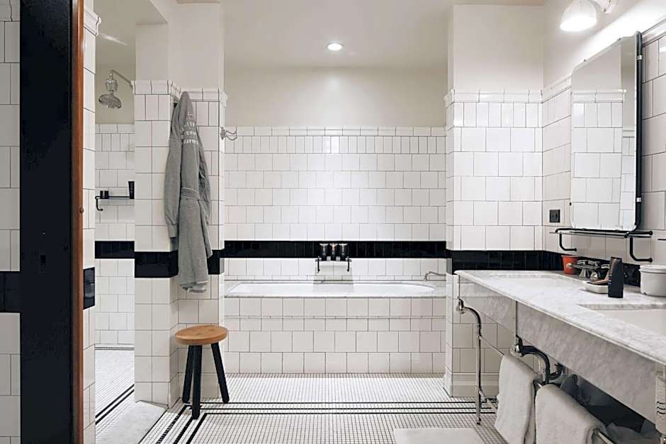 Chicago Athletic Association, part of Hyatt