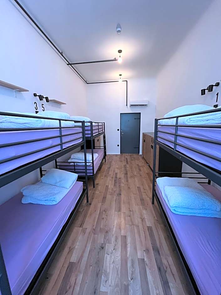 AdHoc Hostel