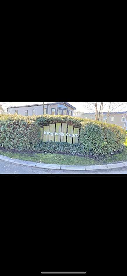 The Luxury break Sleeps 6 at 44 Kingfisher Court South facing