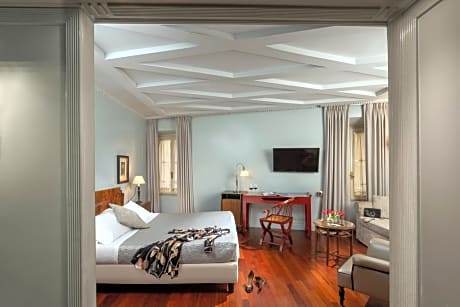 Mini Suite (3 Adults)