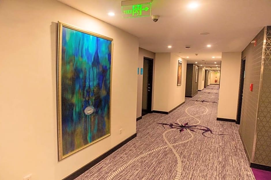 Fairway Colombo - Sri Lanka's First Hotel With Robot Technology