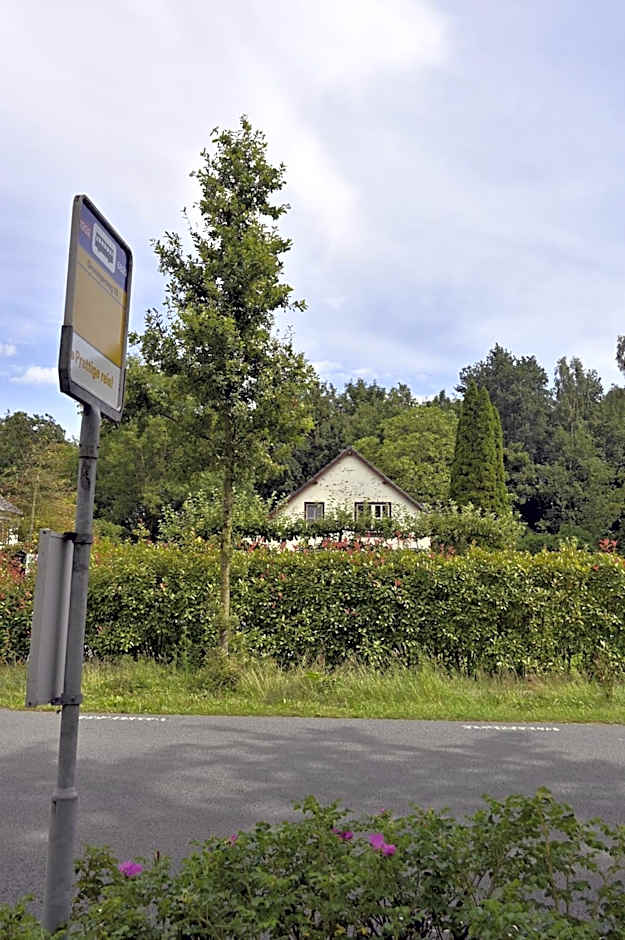 DINOS Bed&Breakfast - Whole Guesthouse
