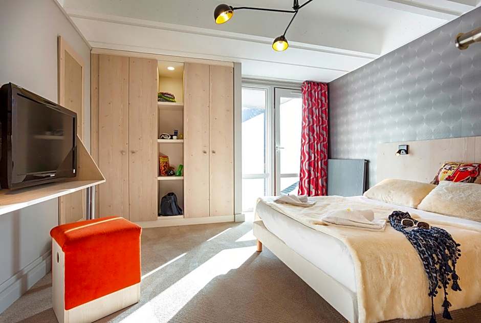 Photo 1 of 4 of Triple Room