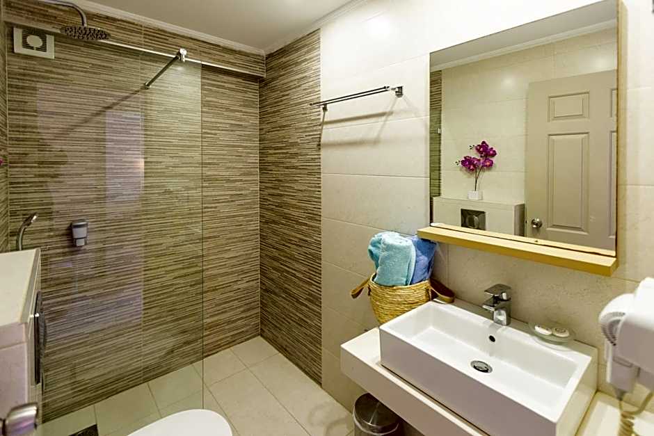 Trefon Hotel Apartments and Family Suites