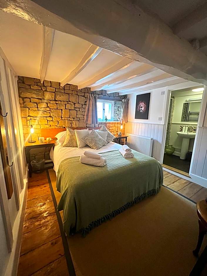 The Lion, Tredington